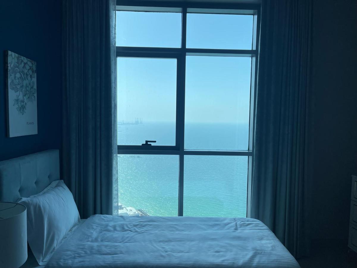 Beachfront Paradise Just Minutes From Dubai Apartment *