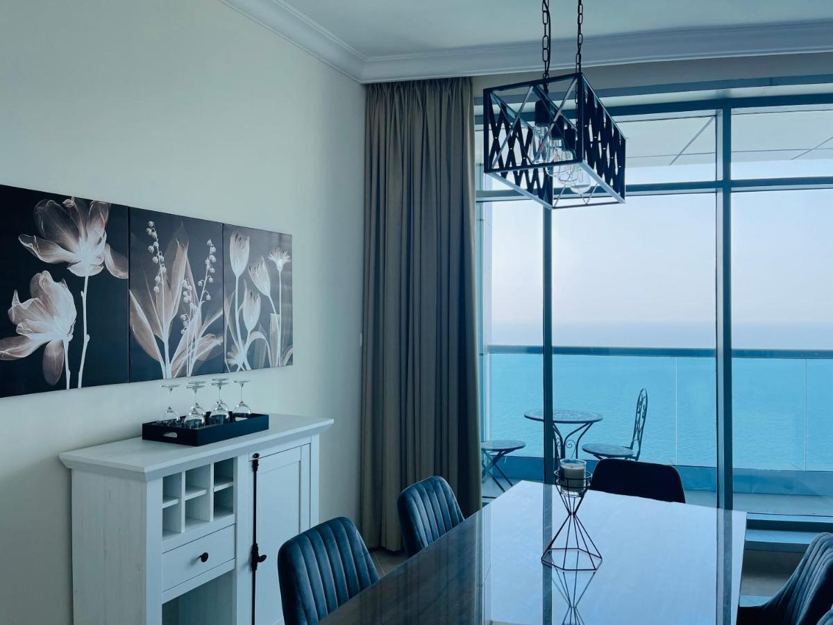 Apartment Beachfront Paradise Just Minutes From Dubai
